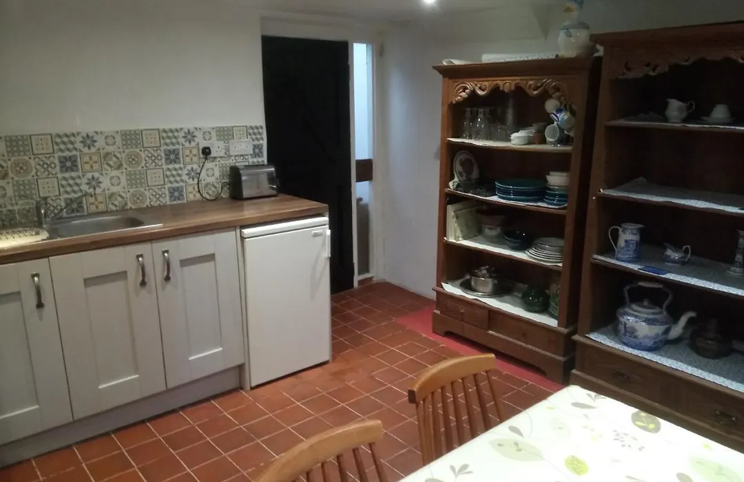 Swan Walkers Cottage-1