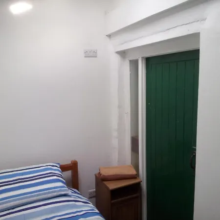 Swan Walkers Cottage-3